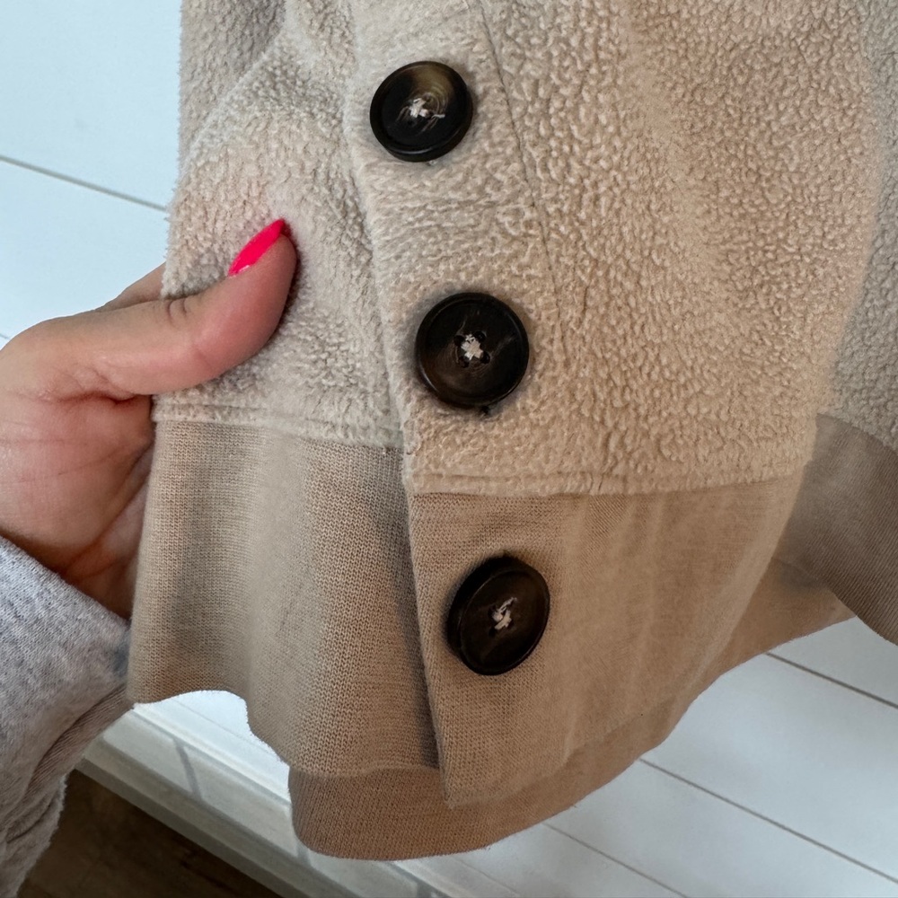 Madewell (Re)sourced Brushed Side-button Relaxed Sweatshirt
Size Medium - Picture 4 of 7